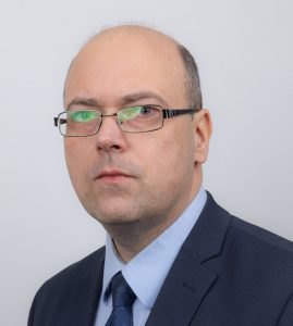 Szilágyi Róbert – 25+év oktatási tapasztalat, PowerBI, Tableau, KNIME, Local LLM(Mac), IoT(Arduino, RPi), Python, SQL – Data Klub